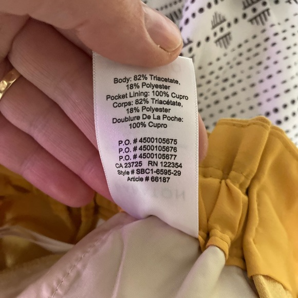 Aritzia Babaton shorts - Picture 2 of 4